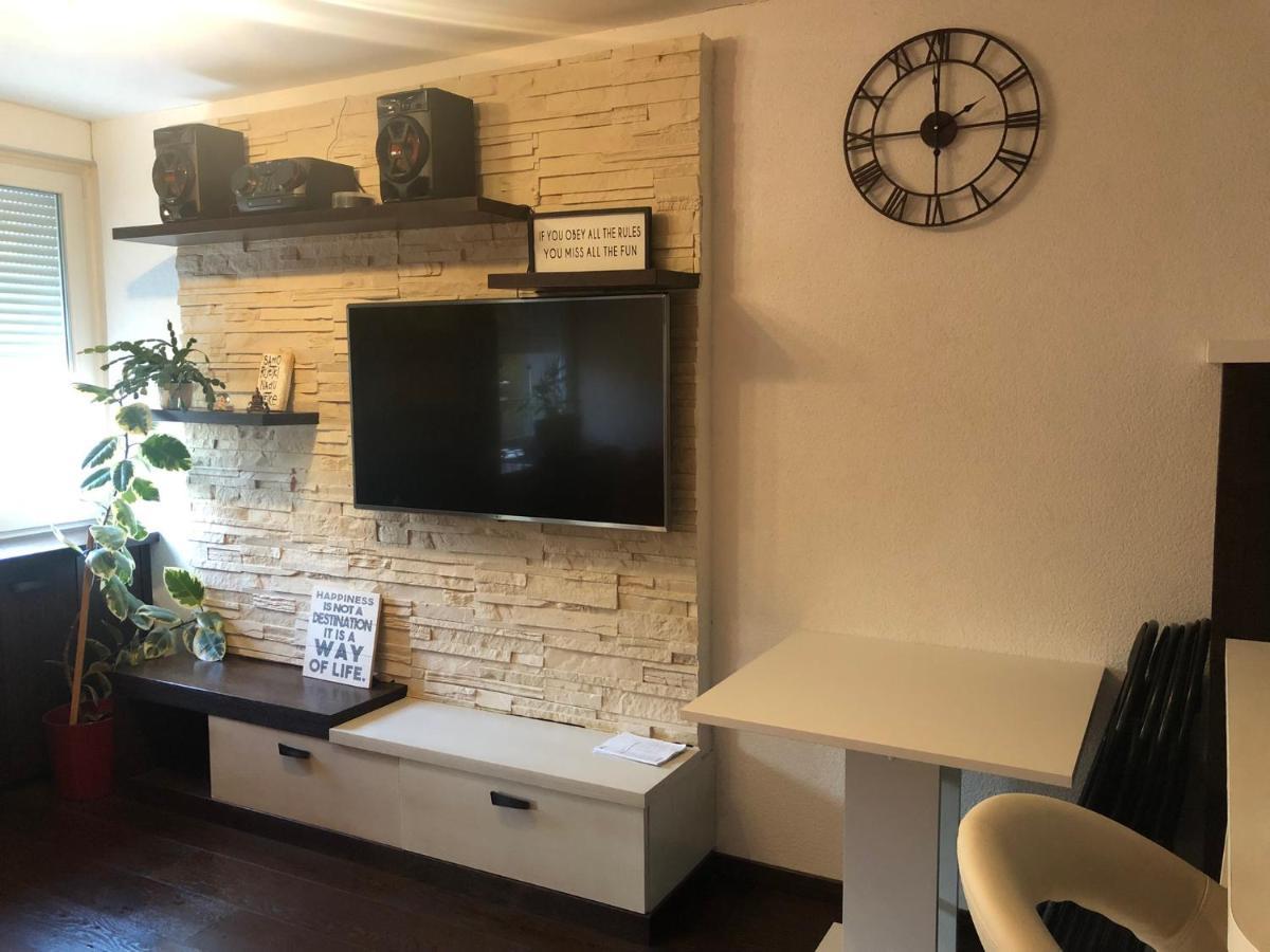 Appartement Apartman Mirek à Varaždin Extérieur photo